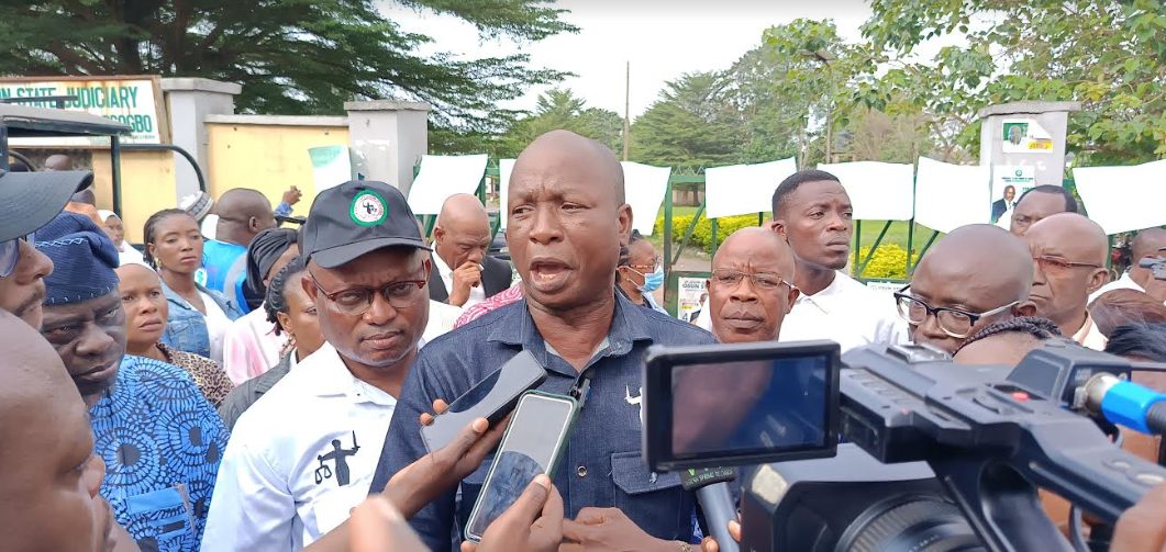 BREAKING: Tension As Angry Judiciary Workers Storm Osun CJ’s Office (PHOTOS)