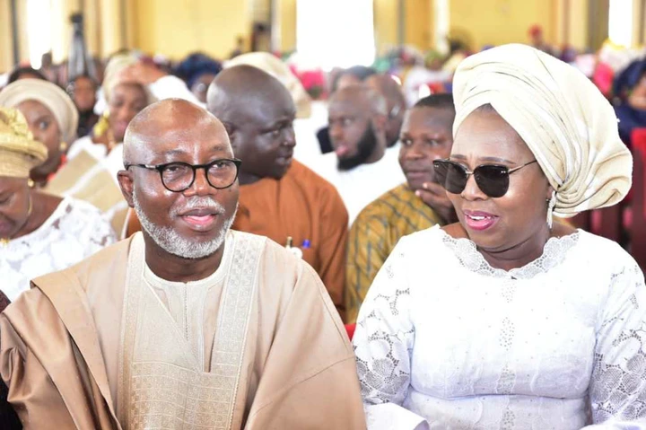 ‘Go And Hug Transformer’ – Akeredolu’s Wife Allegedly Attacks Ondo Residents Over Demolition Of ‘Wall Of Jericho’