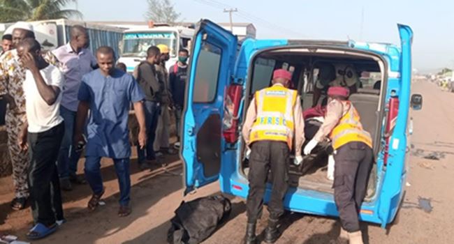 Tragedy As 10 Killed In Lagos-Ibadan Expressway Crash