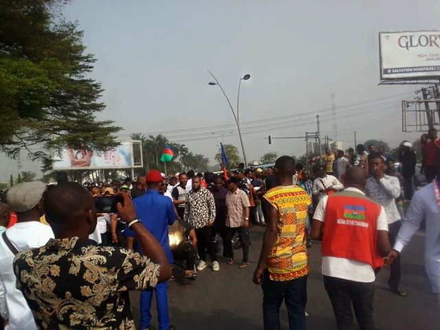 JUST IN: Federal Lawmakers Storm Rivers, Hold Solidarity Walk for Fubara [PHOTOS]