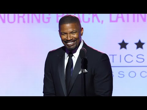 Jamie Foxx Fights Back Tears in First Public Speech Since Medical Emergency