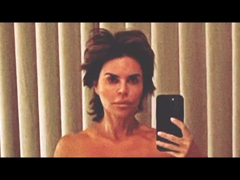 Lisa Rinna STRIPS DOWN to Ring in 2024!