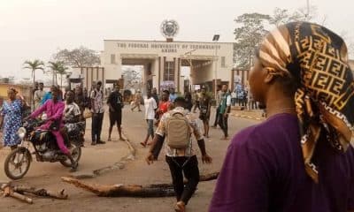 BREAKING: EFCC Operatives Allegedly Arrest FUTA Students In Midnight Raid