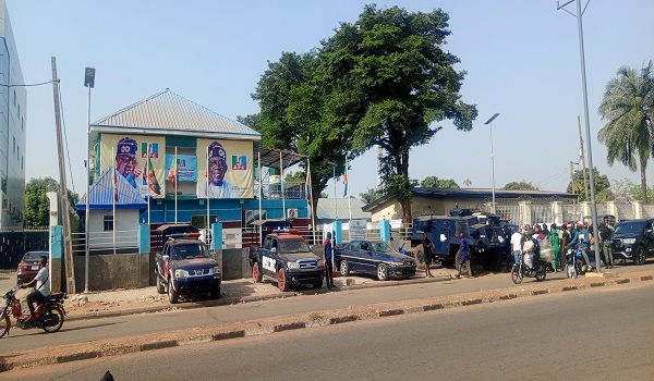 BREAKING: Tension As Policemen Storm Venue, Stop APC Leaders’ Meeting