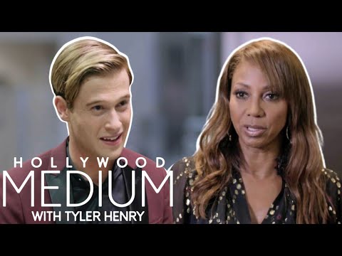 Tyler Henry Connects Holly Robinson Peete To Her Father & Uncle FULL READING | Hollywood Medium | E!