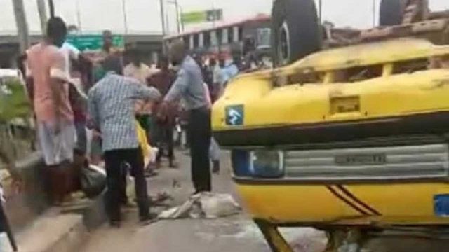 BREAKING: Two Missing As 18-Seater Passenger Bus Crashes On Lagos Bridge [VIDEO]