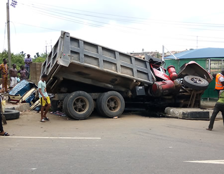 JUST IN: Trailer crushes many to death at police checkpoint in Abia