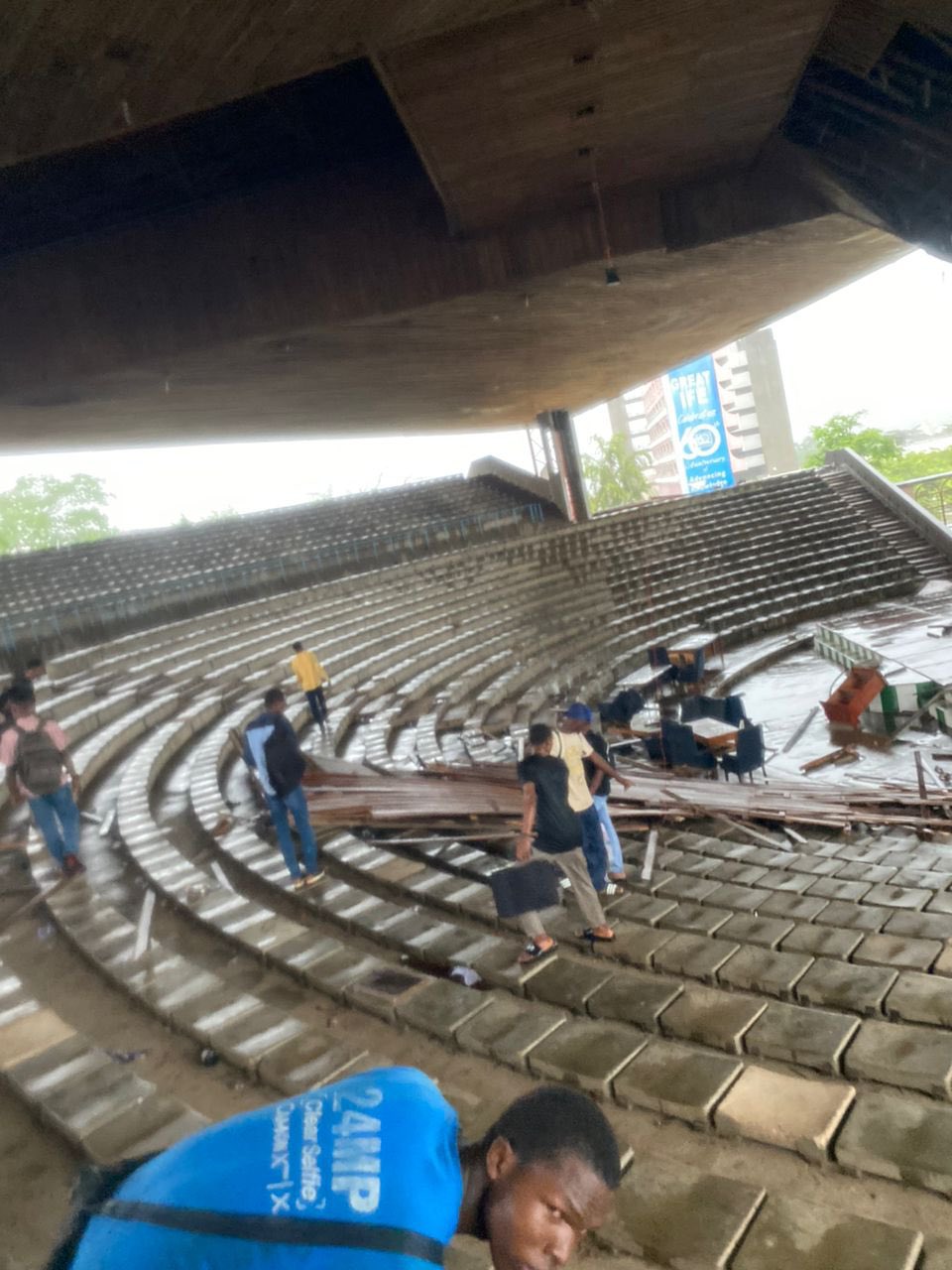 JUST IN: Rainstorm Destroys OAU Amphitheatre During Lecture, Four Students Affected (PHOTOS)