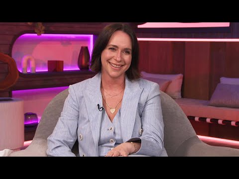 Watch Jennifer Love Hewitt Reflect on ‘Having the Time of Her Life’ Acting | rETrospective