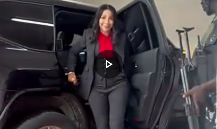 Video: CEO Adaora Umeoji Arrives Zenith Bank Head Office In Lagos