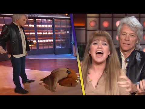 Kelly Clarkson THROWS HERSELF on the Floor in Front of Jon Bon Jovi